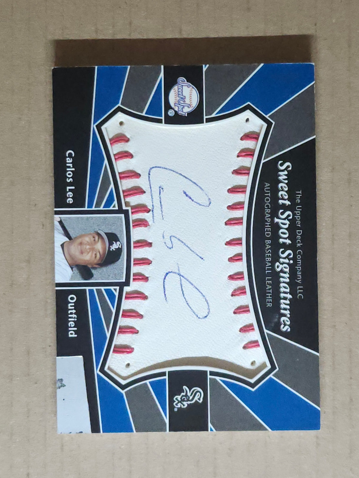 2004 Upper Deck Sweet Spot #SS-CL Carlos Lee Sweet Spot Signatures Red Stitch